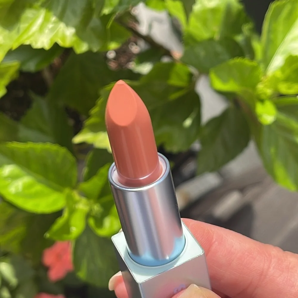 Kosas - Weightless Lip Color - Shade Fantasy Life